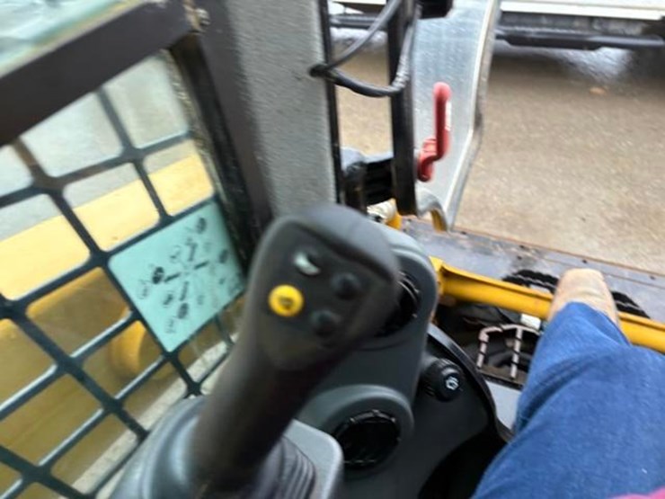 2021-caterpillar-259d3-image-21