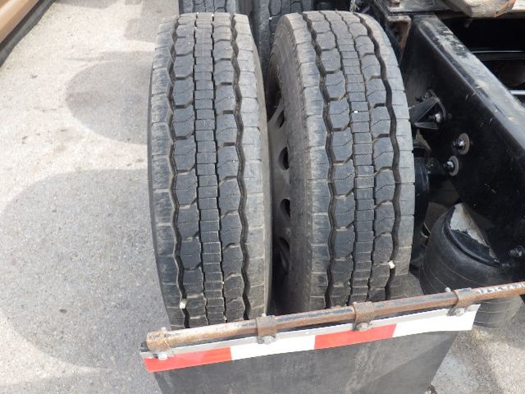 2022-kenworth-t680-image-13