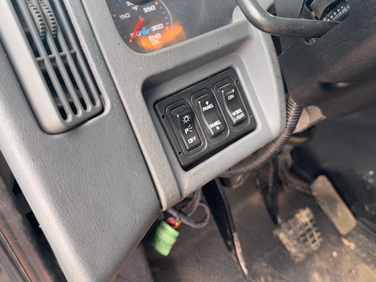 international-8600-image-35