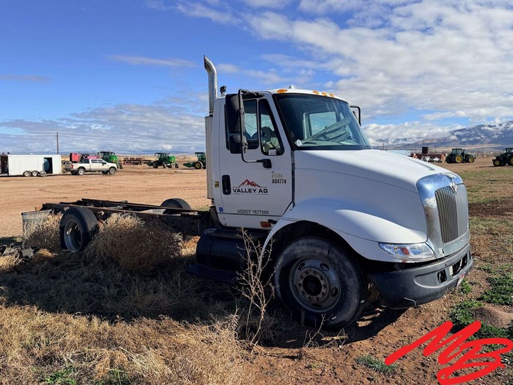 2004-international-8600-image-2