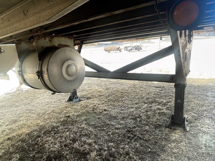 1999-utility-53'-image-51