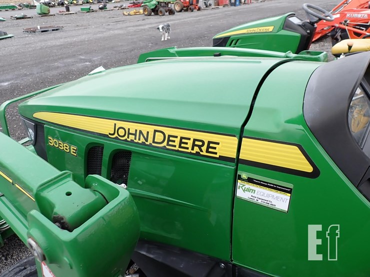 2021-john-deere-3038e-image-14