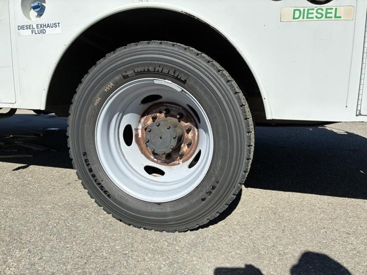 2012-ford-f550-xlt-image-5