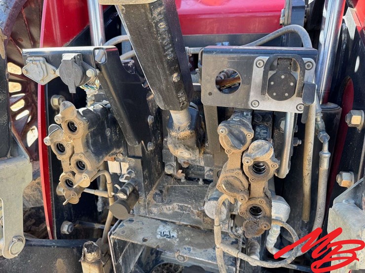 2014-case-ih-400-image-38