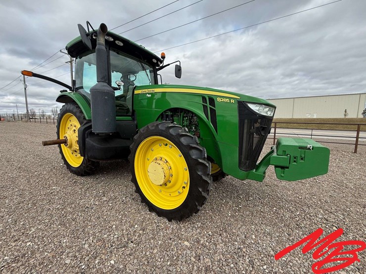 2012-john-deere-8285r-image-3