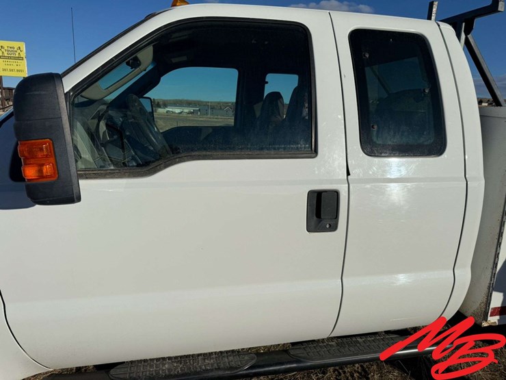 2010-ford-f350-image-12