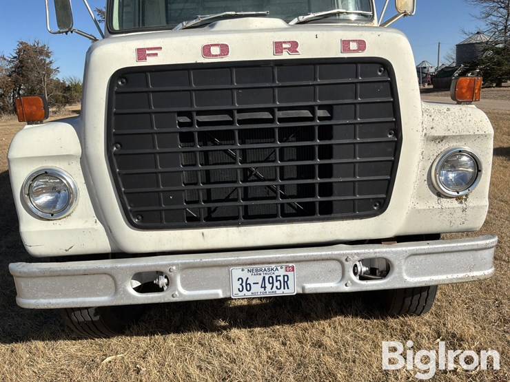 1979-ford-700-image-13