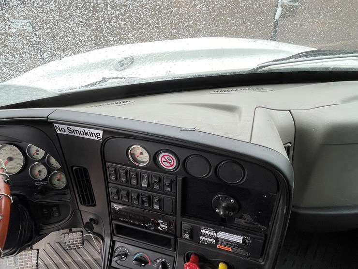 2016-international-prostar-image-56