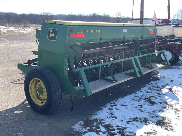 john-deere-8200-image-6