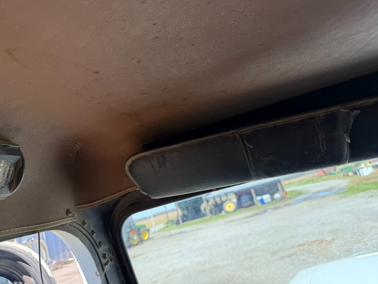 #42453-•-1996-freightliner-daycab-truck-tractor-vin:-1fupdcxb8th744360-image-67