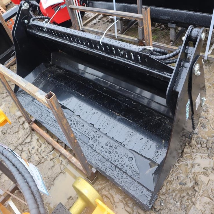 Future Skid Steer 4-in-1 Bucket