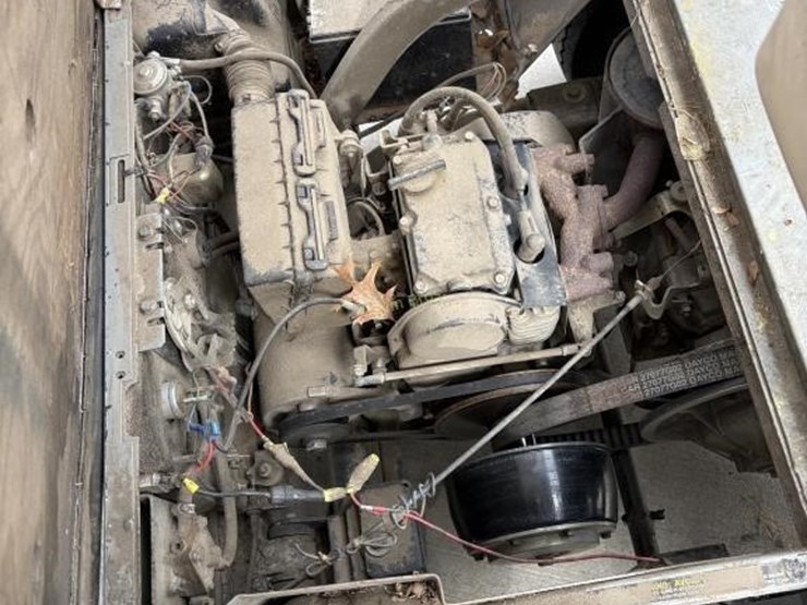 ez-go-gas-golf-cart-image-5