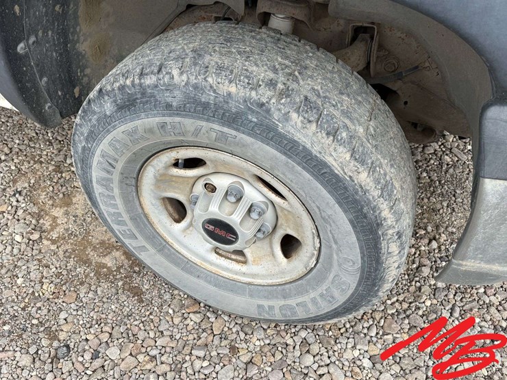 2001-gmc-2500hd-image-11