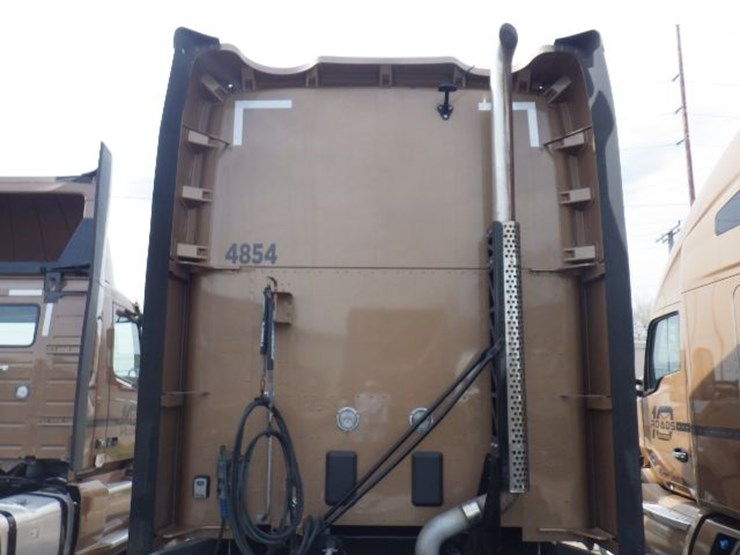 2022-kenworth-t680-image-13