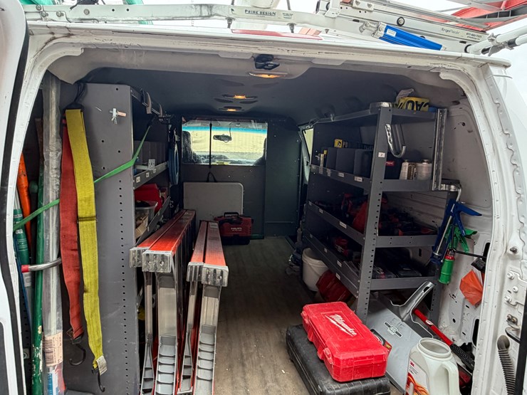 #1020-•-2014-ford-econoline-service-van-(eau-claire,-wi)-(has-wi-title)-image-30