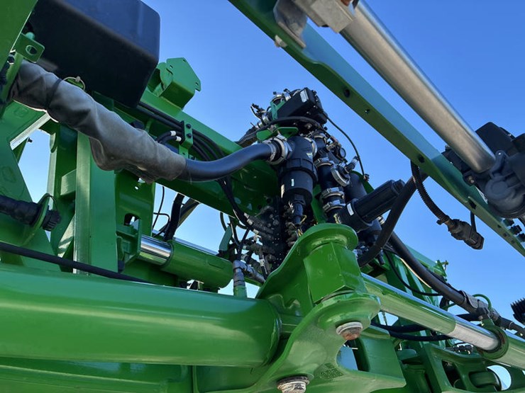 2022-john-deere-410r-image-37