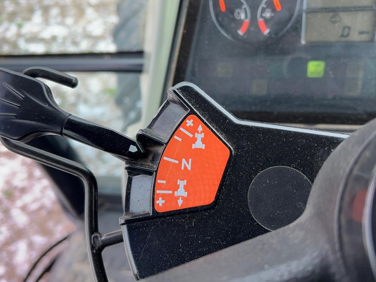 2002-challenger-mt665-image-45