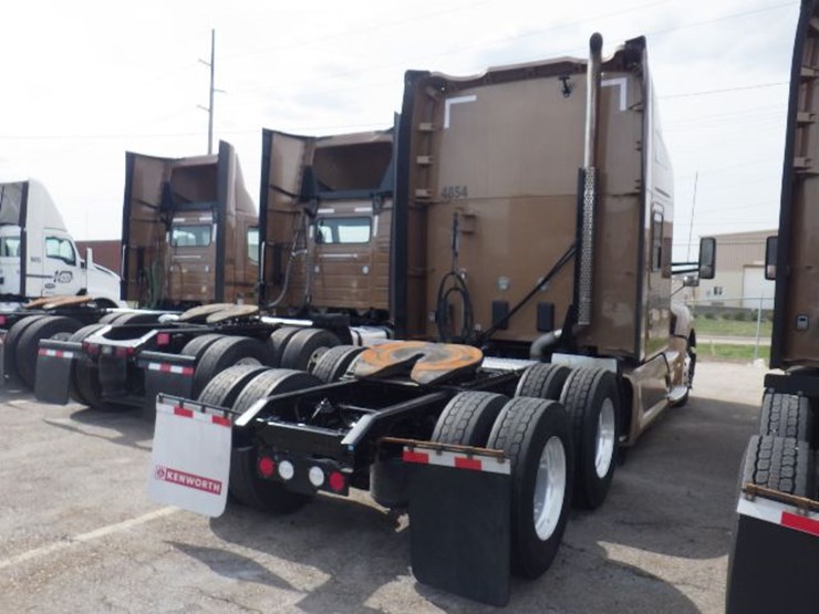 2022-kenworth-t680-image-10