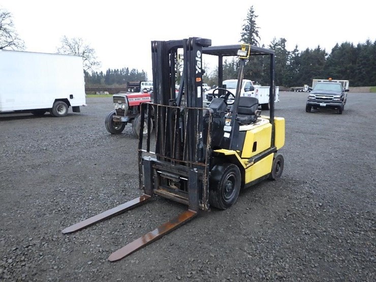 yale-gp050tgnuae084-forklift-image-1