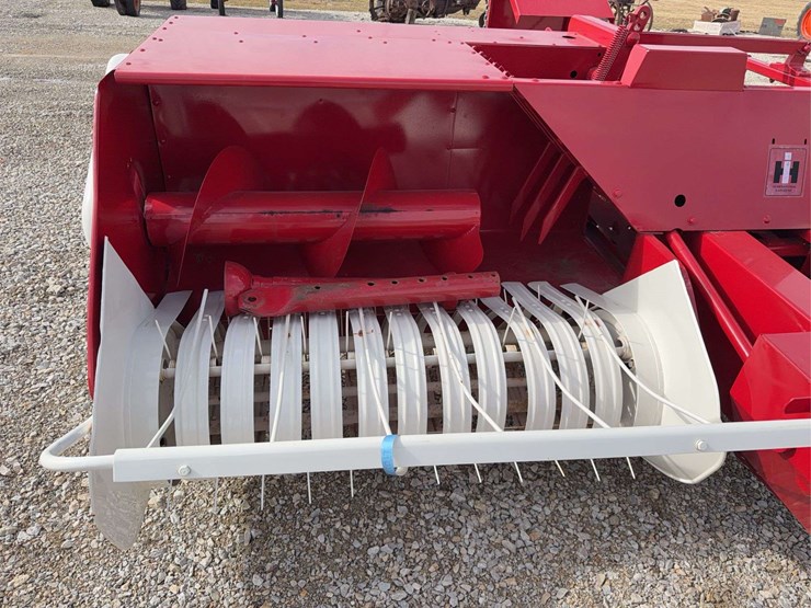 international-baler-image-11