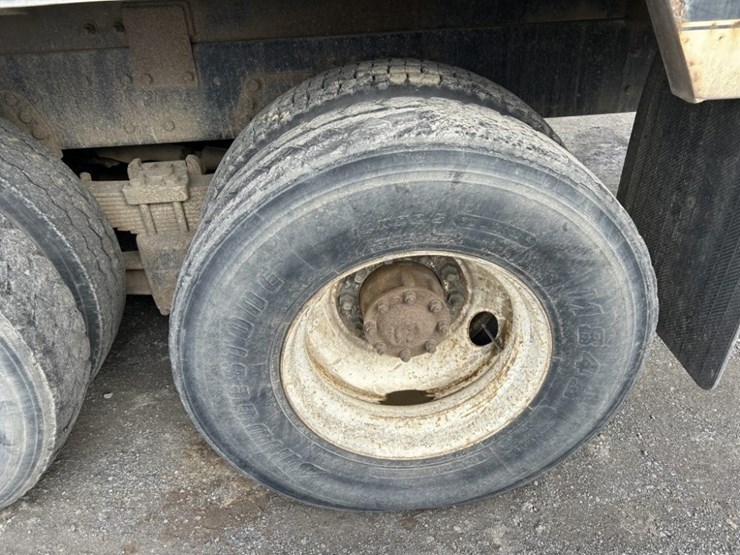 1994-ford-l8000-image-13