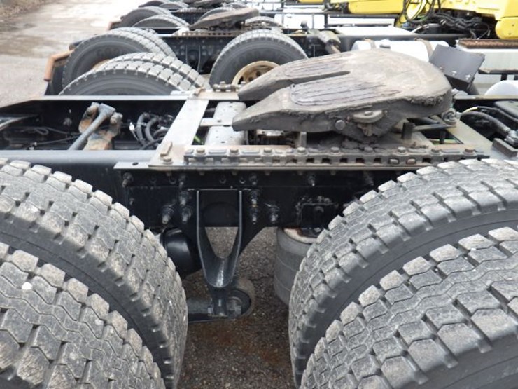 2016-international-8600-image-4