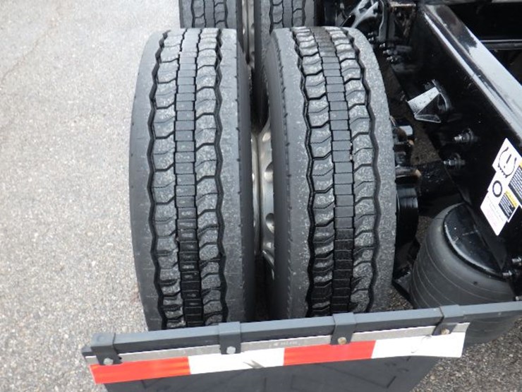 2022-kenworth-t680-image-15