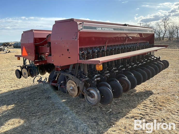 case-ih-5500mtdr-grain-drill-image-5