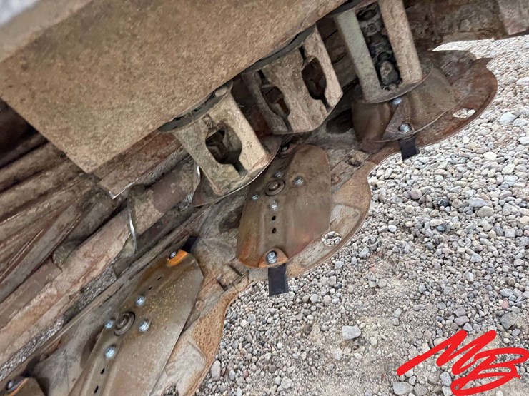 2011-john-deere-r450-image-21