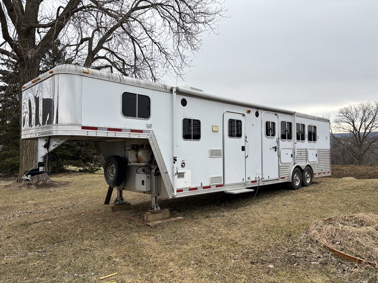 #1075-•-2005-featherlite-(4)-horse-slant-load-trailer-with-living-quarters-(nelson,-wi)-(has-wi-title)-image-1
