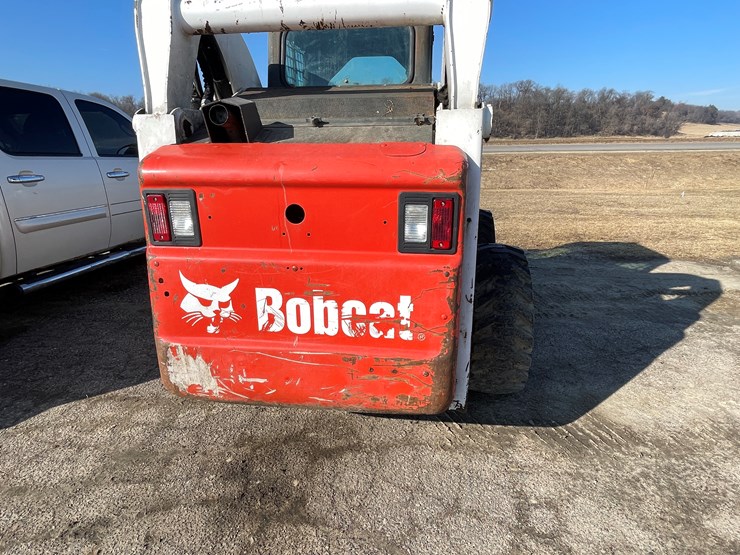 2008-bobcat-s330-image-10