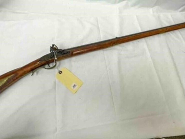 vintage-flitnlock-musket-rifle-image-1