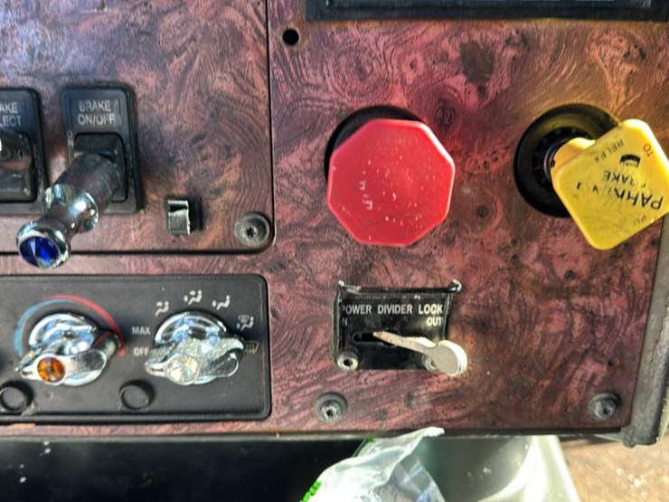 2000-international-9900-image-42