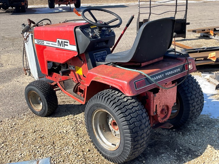 massey-ferguson-1200-image-4