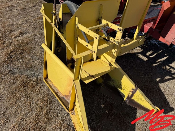 new-holland-1069-image-32