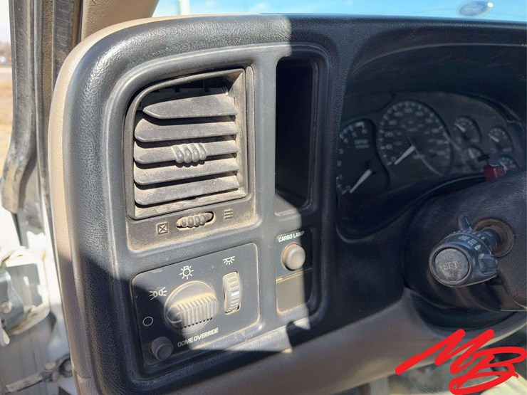 2002-chevrolet-silverado-1500-ls-image-34