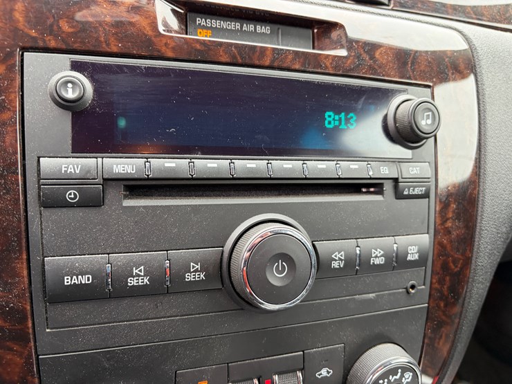 #1021-•-2014-chevy-impala-ltz-limited-(eau-claire,-wi)-(has-wi-title)-image-40