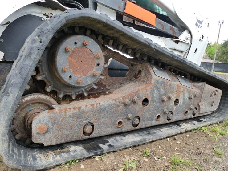 2014-bobcat-t870-image-6