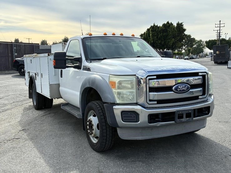 2011-ford-f550-image-2