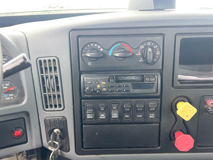 2005-international-8600-image-46