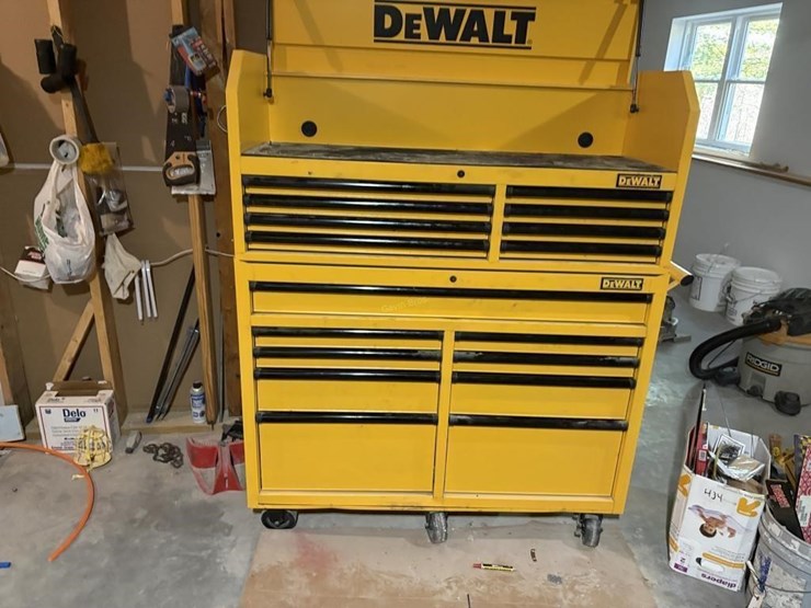 dewalt-rolling-tool-chest-image-2