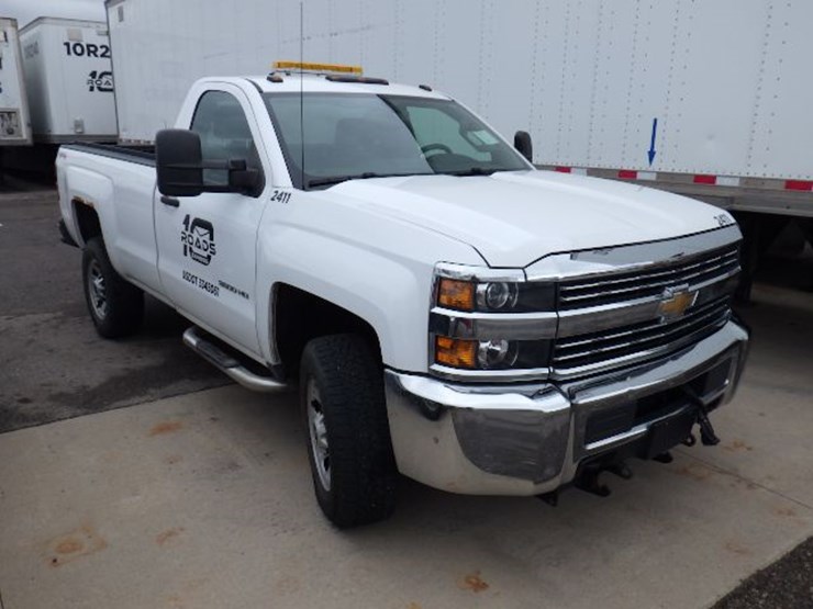 2015-chevrolet-silverado-3500-image-3