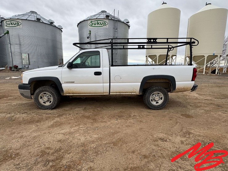 2003-chevrolet-silverado-2500-image-9