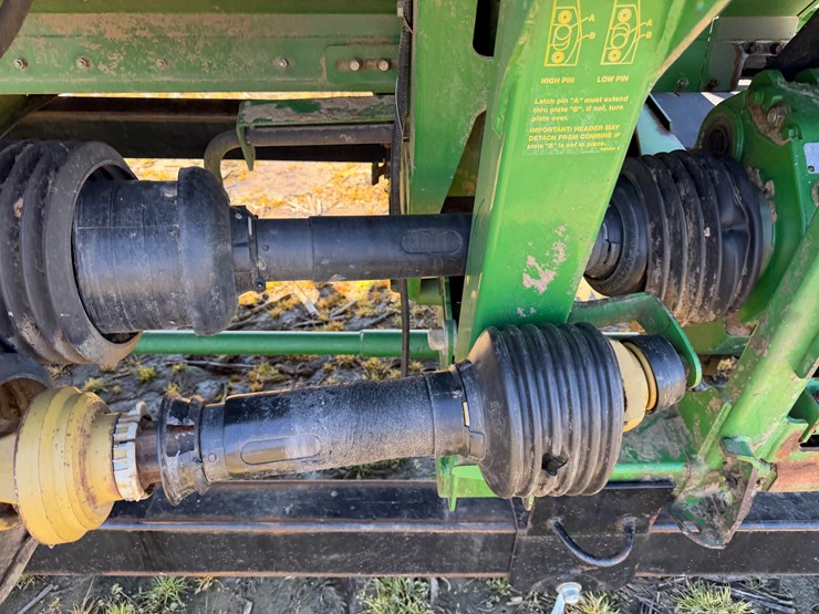 2013-john-deere-630d-image-15