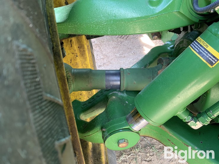 2013-john-deere-8310r-image-15