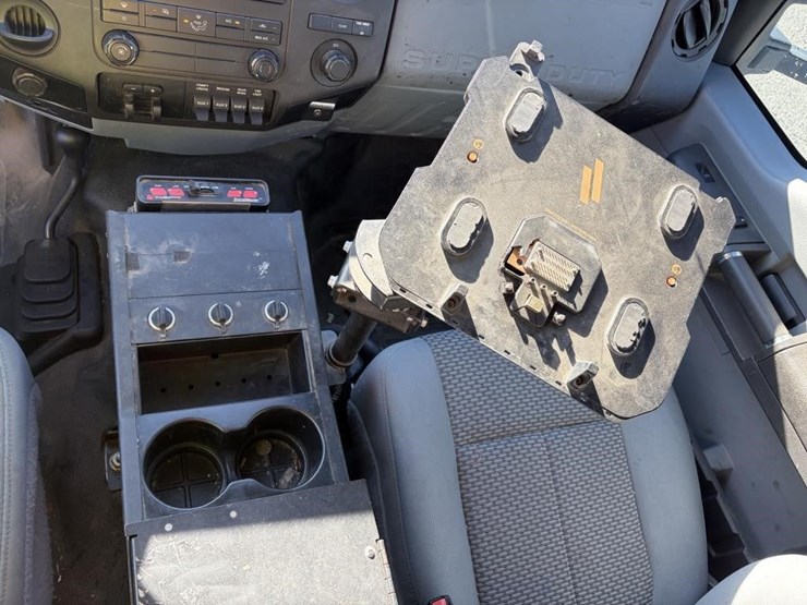 2016-ford-f550-image-15