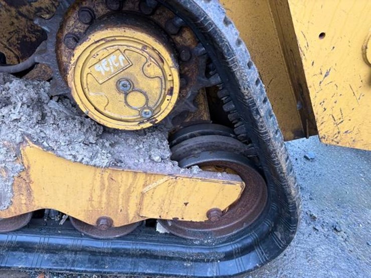 2021-caterpillar-259d3-image-12