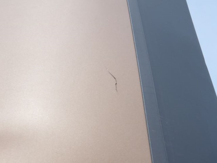 2022-volvo-vnl300-image-20