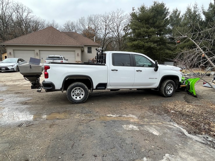 2020-chevrolet-2500hd-image-4