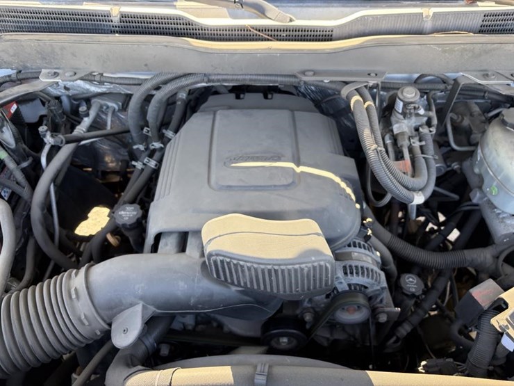 2016-chevrolet-2500-image-19